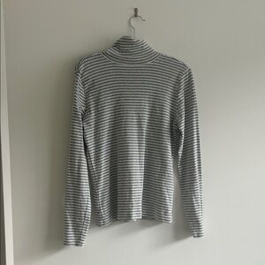 Vineyard Vines Gray and White Striped Long Sleeve Turtleneck